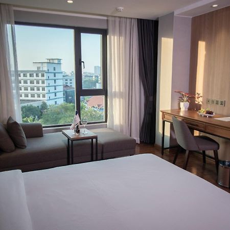 Prince Hotel Yangon Exterior foto