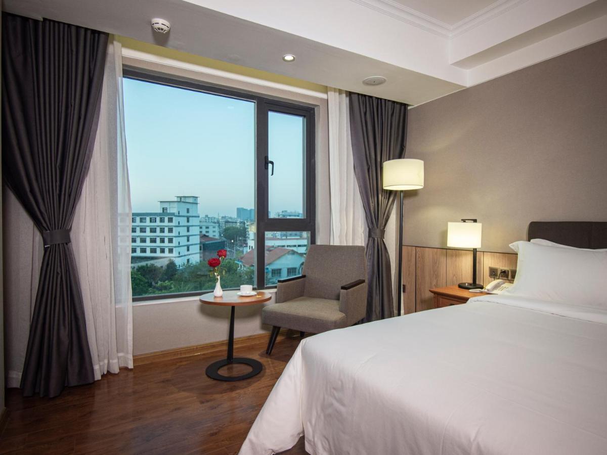 Prince Hotel Yangon Exterior foto
